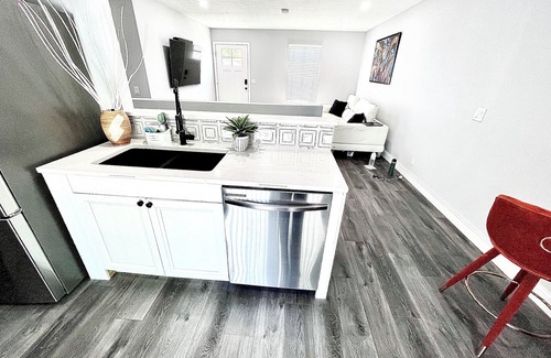 Columbus House | Launchpad: stewardess layover/stylish place to stay is perfect 4 group trips.