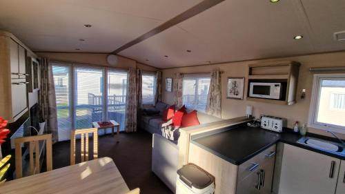Selsey House | Laurah's Retreat, West Sands, Seal Bay Resort, Slesy