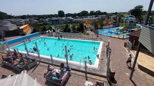 Selsey House | Laurah's Retreat, West Sands, Seal Bay Resort, Slesy