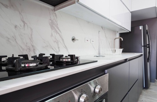 Laureles - Estadio Apartment | Laureles Oasis: Quiet Apt. Close to Parks with AC, WiFi