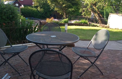 Dumfries Cottage | Laurieknowe Coach House - a cottage that sleeps 5 guests in 3 bedrooms