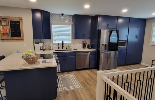 Motley House | Lavish Renovated Lake Home on Shamineau - HIGHLY RATED!