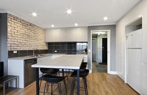 Hotham Heights Apartment | Lawlers 29