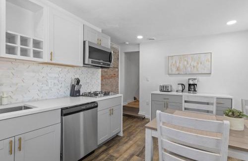 Lawrenceville Apartment | Lawrenceville Central !5 Spacious and Quiet Three Bedroom Apartment with Free Street Parking