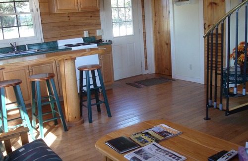 Lexington Cabin | Lazy Acres Log Cabins on a beautiful farm 5m from downtown Lexington. VMI W&L 5m