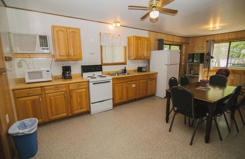 Richmond Cabin | Lazy Days, a 3BR lakefront cabin on the Horseshoe Chain of Lakes in Richmond, MN