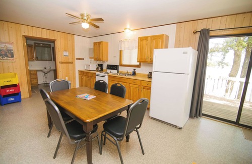 Richmond Cabin | Lazy Days, a 3BR lakefront cabin on the Horseshoe Chain of Lakes in Richmond, MN