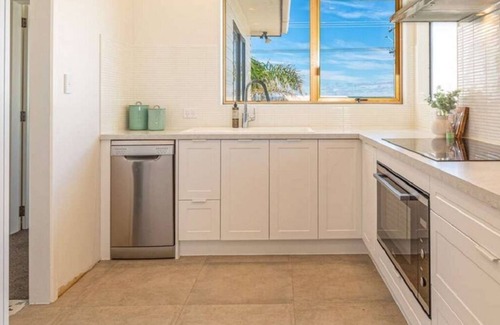 Bay of Plenty Region Cottage | Lazy days beach front cottage