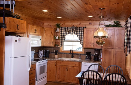 Brookville Cabin | Lazy Days Cabin at Kanopolis Lake