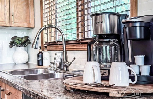 Ashfield-Colborne-Wawanosh Cottage | Lazy Days-LakeView charm