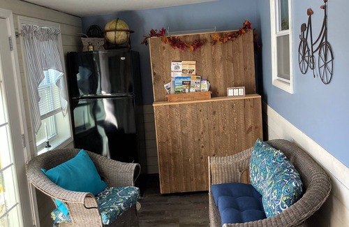 Bradford House | Lazy Days on Lamoka Lake is a charming 4 season lake house