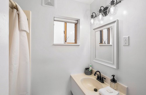 West Yellowstone Hotel | Lazy Duck Inn Room #21