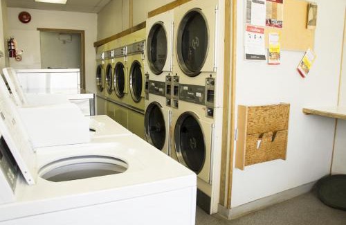 Claresholm Hotel | Lazy J Motel