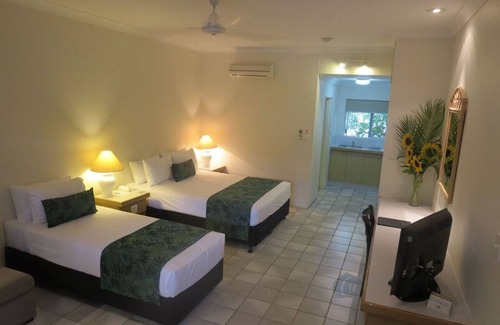 Port Douglas Hotel | Lazy Lizard Motor Inn