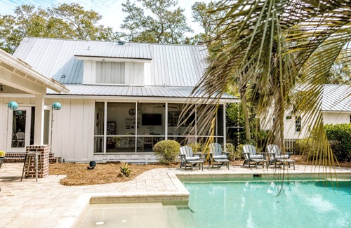 Grayton Beach House | Lazy Magnolia at Grayton 3b/3b private nice pool area, renovated baths!
