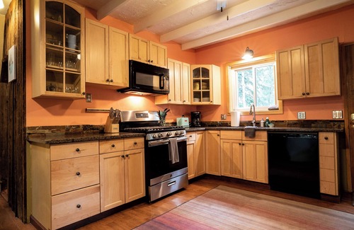 Black Hawk Cabin | Lazy Me ~ A Magical Creek-front Cabin with Hot Tub! Private Woods