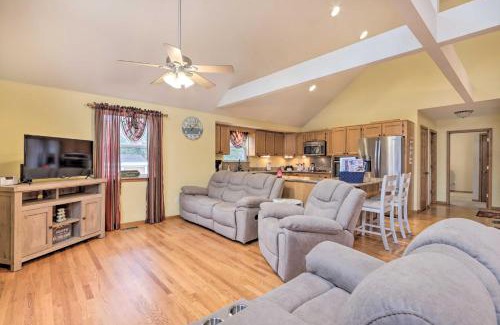 Warsaw House | Lazy RS Lakehouse with Hot Tub and Dock in Warsaw!