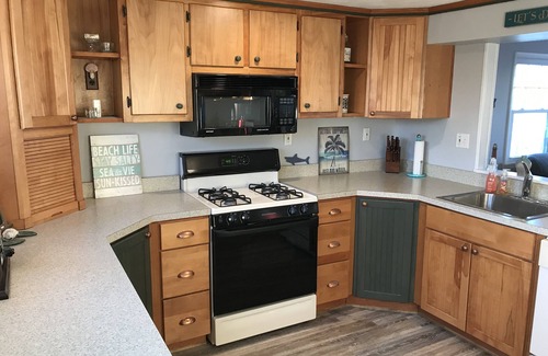 North Beach Haven House | LBI Paradise Bayfront! Bayview park and Ocean beach ! 2 blocks away!