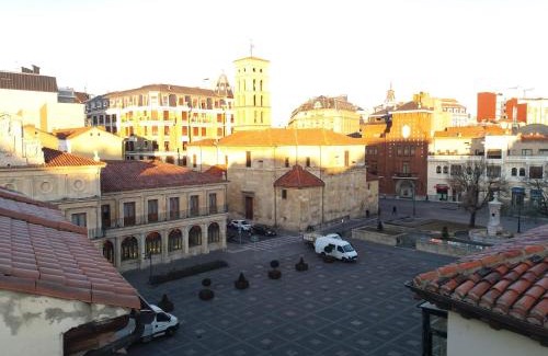 Old Town Apartment | LEÓN SUITE Urban Studios