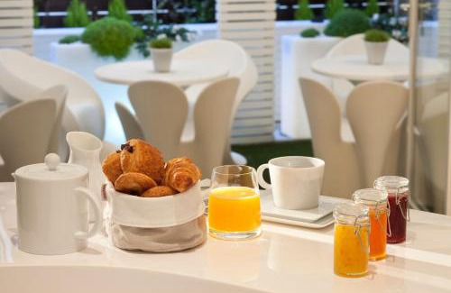 7th Arrondissement Hotel | Le 7 Eiffel Hotel by Malone