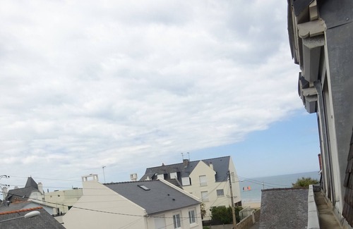 Pleneuf-Val-Andre Apartment | Le bain de mer, studio at pleneuf beach