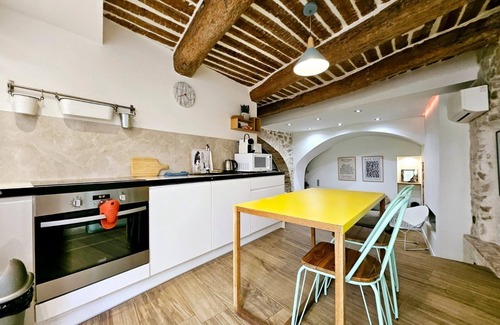 Antibes Old Town Apartment | Le Bain Méditerranéen - Joli T2 dans le vieil Antibes