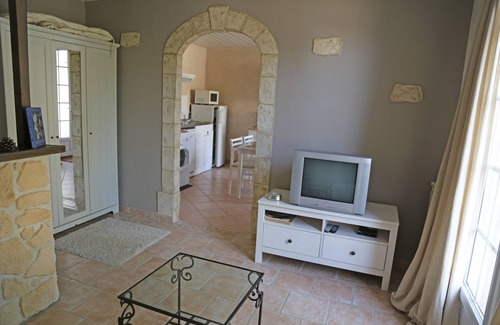 Noves Apartment | Le Beaulieu L 'OLIVIER Studio in villa with swimming pool