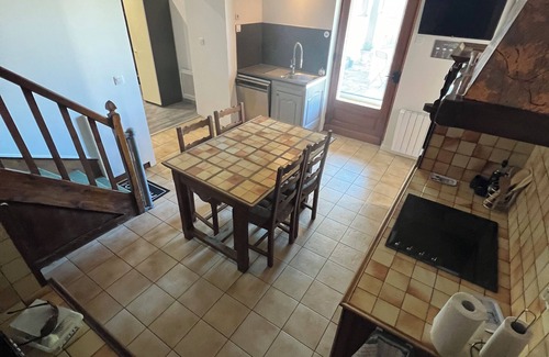 Saint-Sulpice-de-Faleyrens House | Le Clos gîte, a pleasant place to live just 3 minutes from the heart of Saint-Émilion.