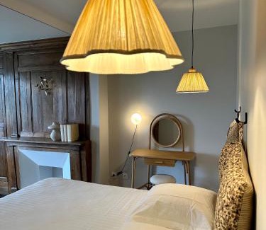 Saint-Angel Bed & Breakfast | Le Château de Saint-Angel, Le Manoir du Rigouneix, 5 minutes A89, nature, calme, sauna