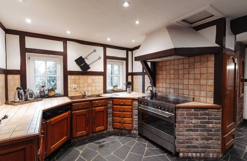 Bernister Villa | Le Châtelet, Tannery Estate