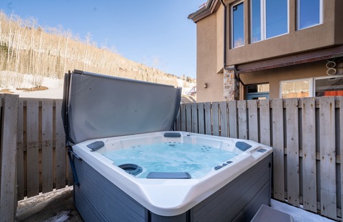Mountain Village Condo | Le Chamonix D by AvantStay | In Mountain Village, Close to Gondola & Skiing