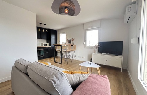 Soupetard Apartment | Le Charmant, Lumineux & calme - 2p/Parking/Balcon