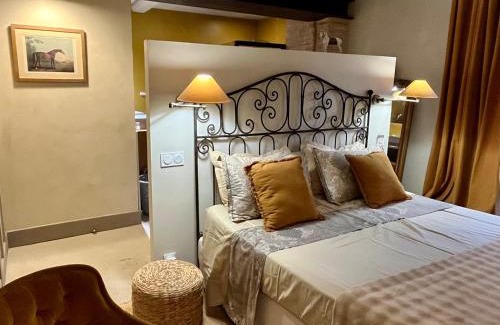 Issus House | Le Clos de Mara