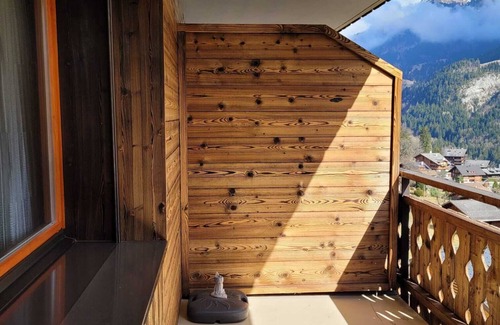 Champery Apartment | Le Cocon, Large studio 35m2, Champery 700m from the cable car 2 to 4 persons