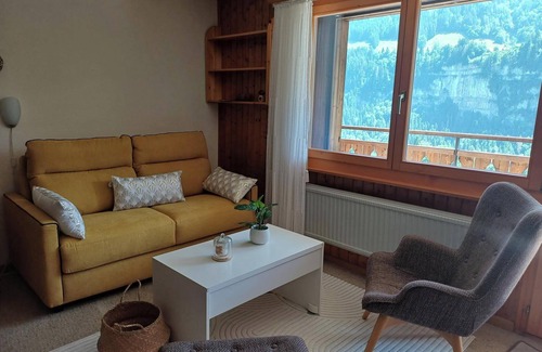 Champery Apartment | Le Cocon, Large studio 35m2, Champery 700m from the cable car 2 to 4 persons
