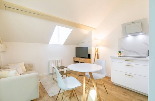 Faubourg Sud Apartment | Le Cosy- charmant studio avec baignoire- SR Loc