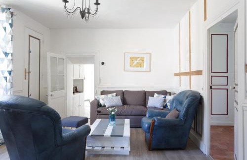 Acheres-la-Foret House | LE GARDEN LODGE - Gîte Confort - Séminaires - Séjour en Famille - Jardin - Parking - Wifi ! OFFRE SPECIALE