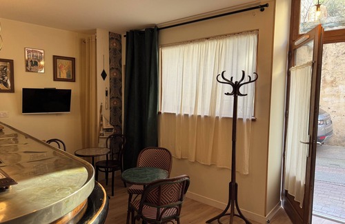 Romans-sur-Isere Apartment | Le Grand Café - BedinShop - historic center