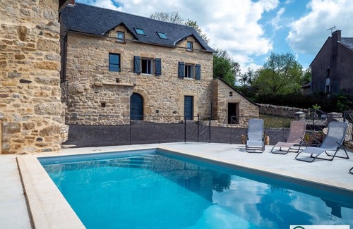 Sainte-Eulalie-d'Olt House | Le Grand Gîte de Malescombes Avec Piscine Privée, à la Campagne,