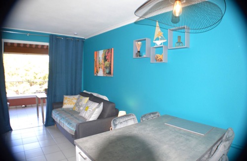 Cap Esterel Resort | Le Hameau Cap Esterel sea view, swimming pools, air-conditioned, sleeps 4, free parking
