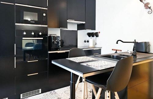 Hotel-de-Ville Apartment | Le Lacydon - Quality apartment at Vieux-Port - Fully Equipped with Air-con