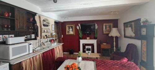 Bures-les-Monts Apartment | Le Lodge Serene Self Catering