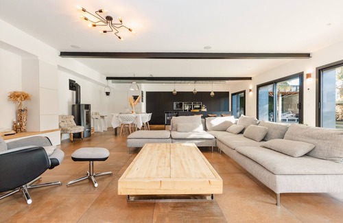 Pace House | Le Loft Black & Wood - Piscine privé et grande terrasse à 20 min de Rennes