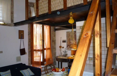 Castellina in Chianti Apartment | Le Macine - farmhouse with pool in Chianti