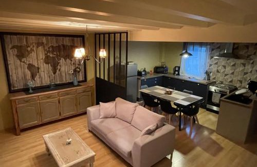 Fleac House | Le Maine N 5 FLEAC - Logement entier avec 3 suites SDB - Balcon