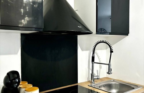 Trappes Apartment | LE MALIA: a magnificent studio ideal for Pro&Couple - Hyper center