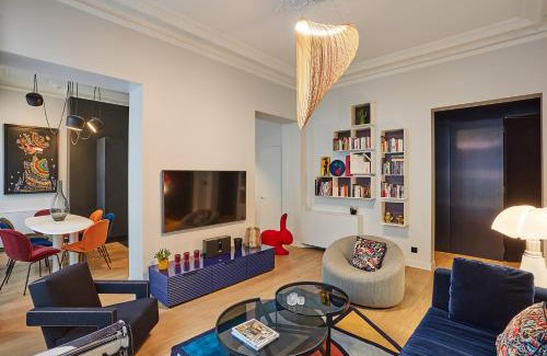 Saint-Merri Apartment | LE MARAIS Luxury Apartment in the heart of Paris - 2 Bed 2 Bath with AC