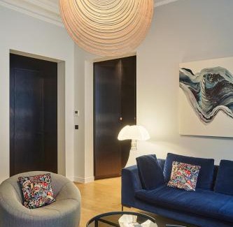 Saint-Merri Apartment | LE MARAIS Luxury Apartment in the heart of Paris - 2 Bed 2 Bath with AC
