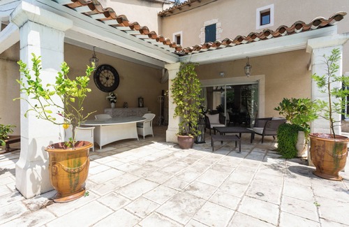 Le Pontet House | Le Mas du Chateau in Provence, a charming 18th century residence