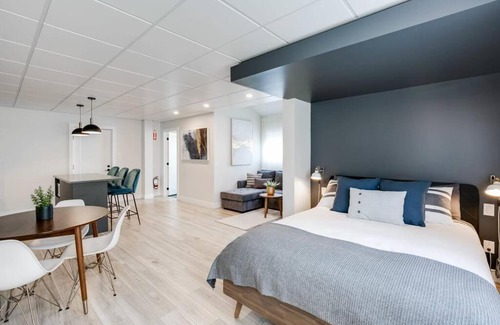 Laval House | Le Mille-Iles - Complexe La Voûte